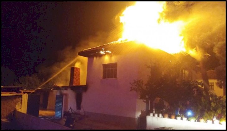 Denizli'de ev yangını: 2 ölü 