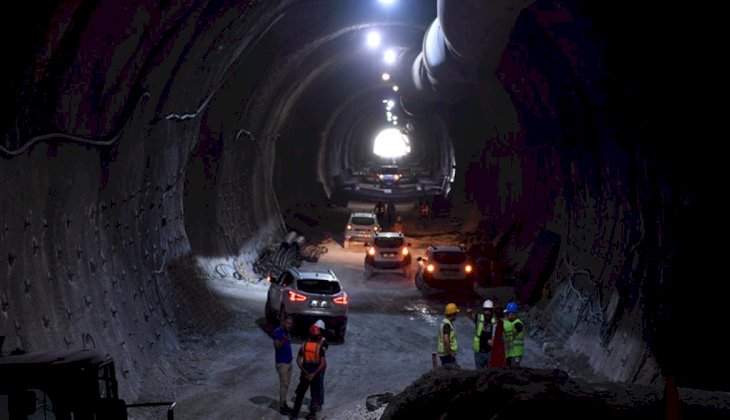 Vali Karahan Honaz Tüneli’nden Araç ile Geçti