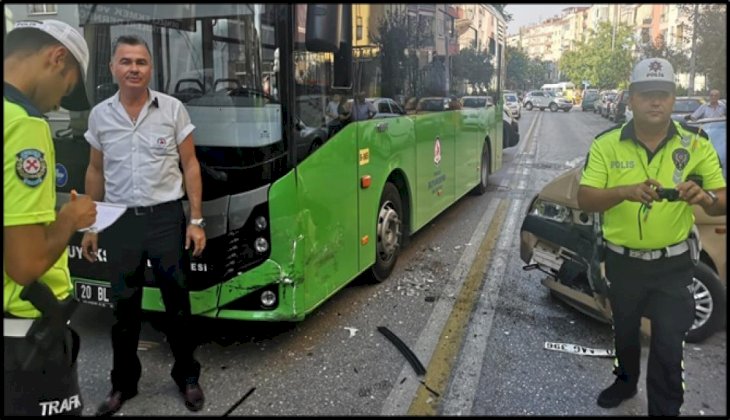  Belediye otobüsü ile otomobil çarpıştı: 2 ağır yaralı