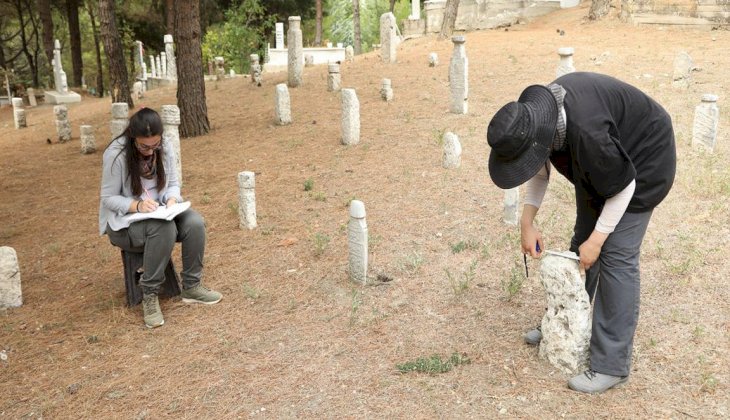 Mezar Taşları Türk İslam Kültüründen İzler Taşıyor