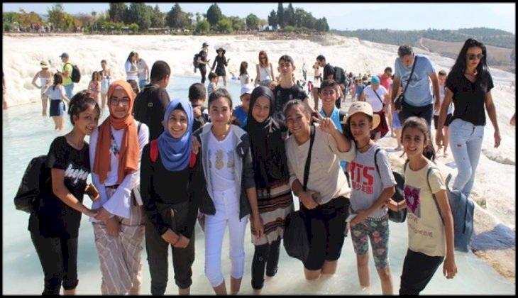 Sarayköylü öğrenciler Pamukkale'yi gezdi