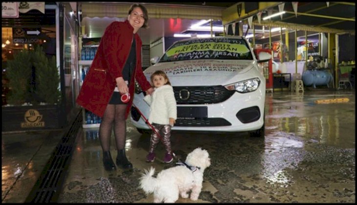 Köpeğinin kirlettiği aracı yıkattığı yerde yeni otomobil kazandı