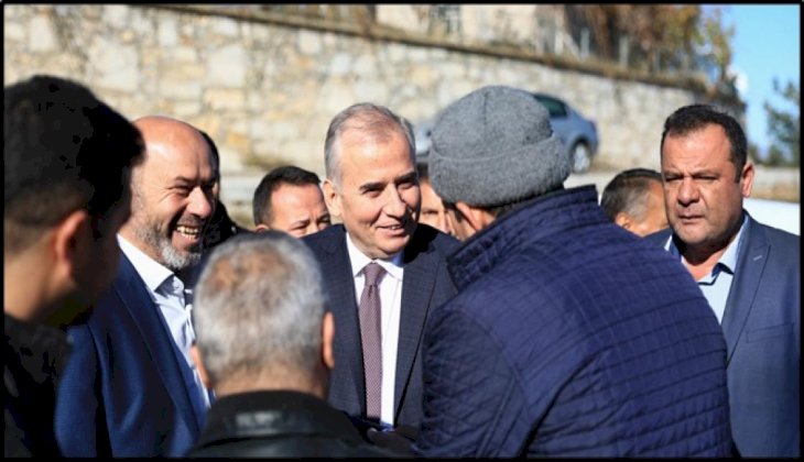 Başkan Osman Zolan Babadağlılarla kucaklaştı