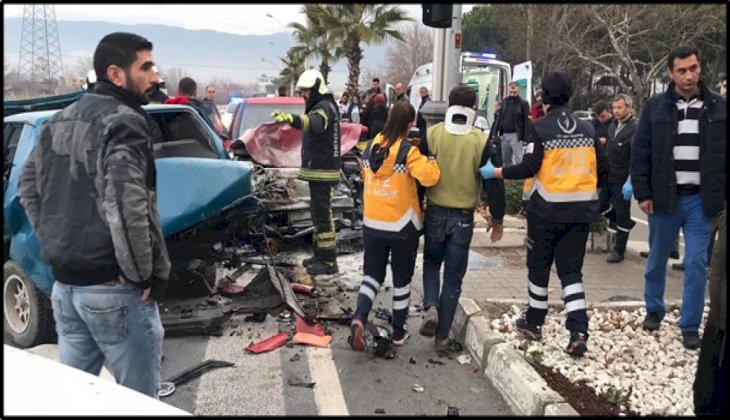 Denizli'de meydana gelen iki ayrı trafik kazasında 4 kişi yaralandı