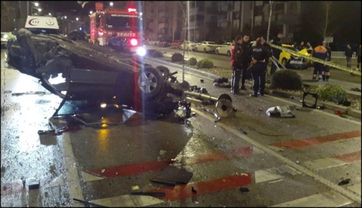 Ticari taksi ile otomobil çarpıştı: 1 ölü, 3 yaralı