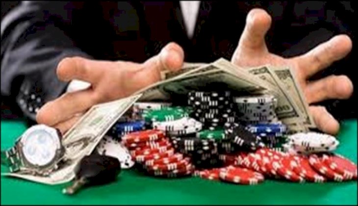 Mühürlü lokalde kumar oynayanlara 75 bin 600 lira para cezası
