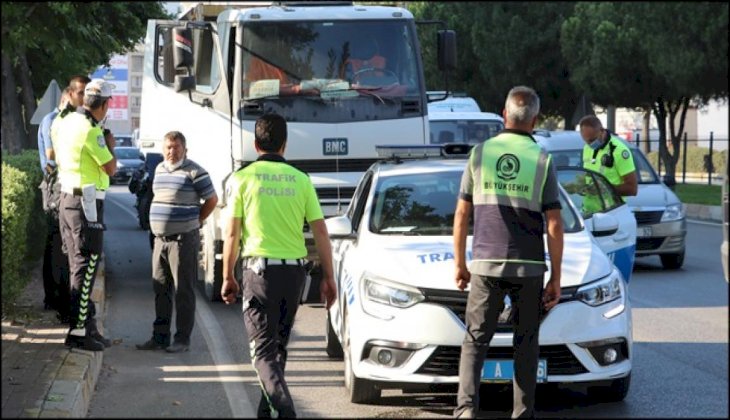 Sahte plakalı hafriyat kamyonu şoförüne 11 bin lira ceza