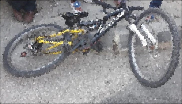 Midibüsün çarptığı bisikletli öldü