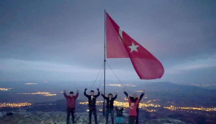 Çal Ülkü Ocakları 1840 metre yükseklikte Türk bayrağını değiştirdi