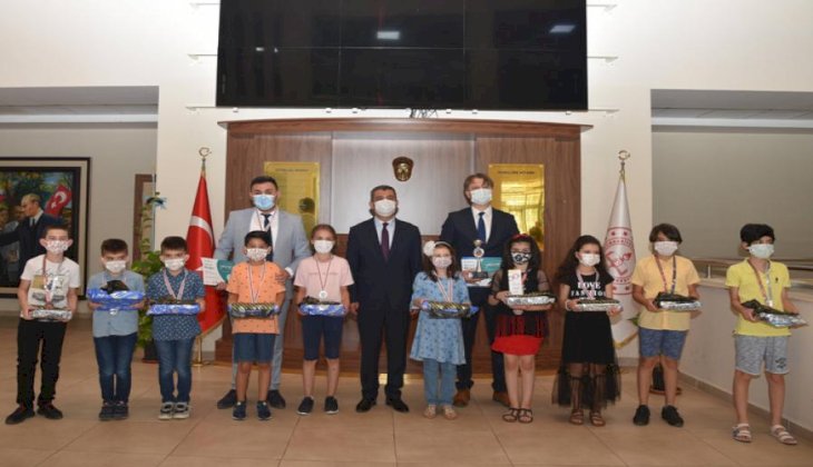 Türkiye Okullar Arası Zeka Oyunları Şampiyonası’nda Çifte Sevinç
