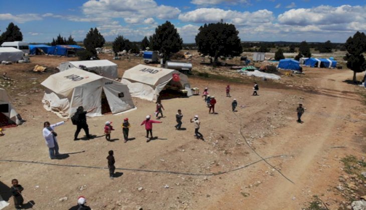 Gönüllü Kardelenler, dağın zirvesine kurulan çadırlarda ülkenin geleceğini yetiştiriyor