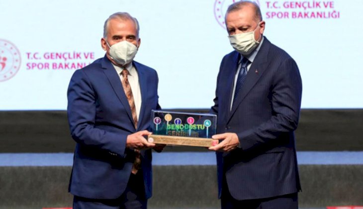 Büyükşehir'e "Genç Dostu Şehir" ödülü Verildi