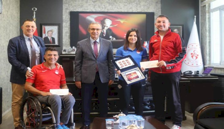 Bakan Kasapoğlu paralimpikçilere teşekkür mektubu gönderdi