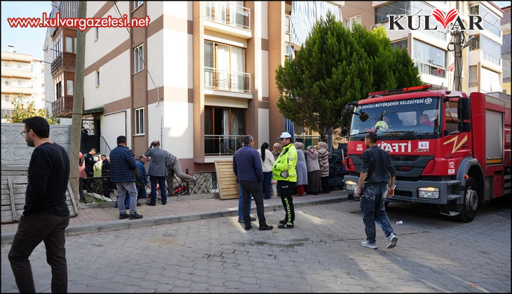 5 katlı binada meydana gelen yangın korkuya neden oldu