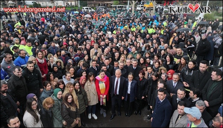 AK Parti’nin Denizli Adayı Osman Zolan yüzlerce kişi tarafından karşılandı