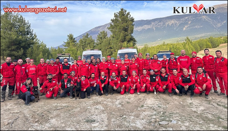 AKUT Ege ekipleri tatbikatlarla gönüllülerini her an göreve hazır hale getiriyor