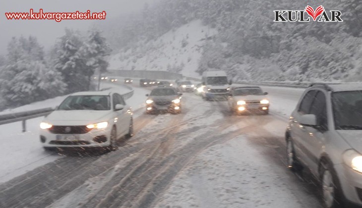  Antalya karayolu kar nedeniyle ulaşıma kapatıldı