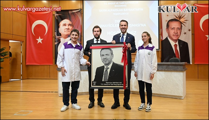 Bakan Bayraktar, Denizli OSB’nin örnek projeleri ve sürdürülebilir üretim vizyonundan övgüyle söz etti