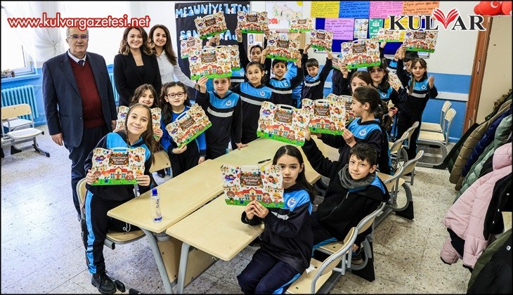 Başkan Arslan öğrencilerin karne sevincine ortak oldu