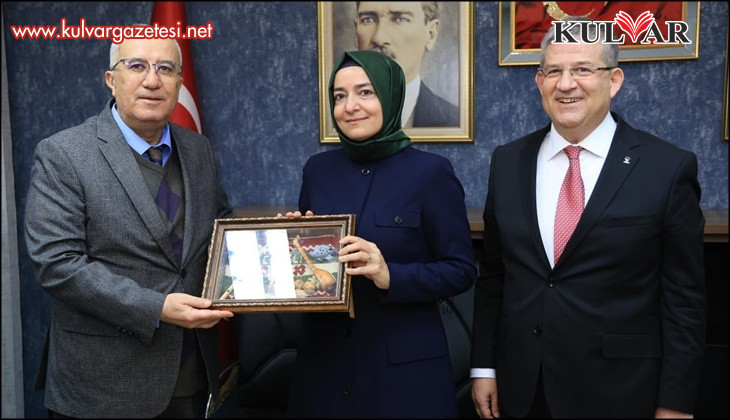 Başkan Arslan’dan AK Parti Genel Başkan Yardımcısı Kaya’ya anlamlı hediye