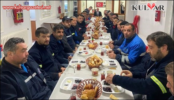 Başkan Kumral belediye personeliyle kahvaltıda buluştu