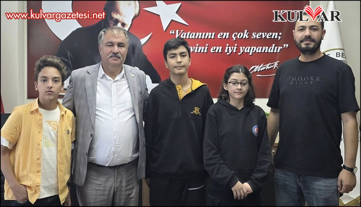 Başkan Pütün, Beyağaç’ı gururlandıran öğretmeni fahri hemşehri ilan etti