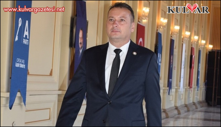 Başkan Saruhan; "Başımızın tacı öğretmenlerimizin günü kutlu olsun"