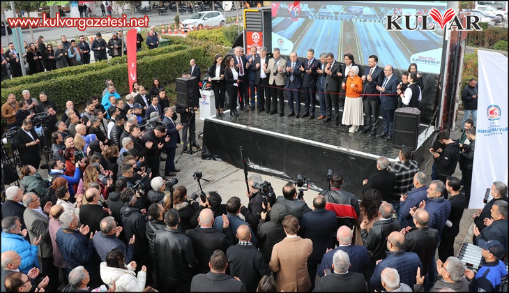 Batı Ege GYO Yaya Üst Geçidi hizmete açıldı