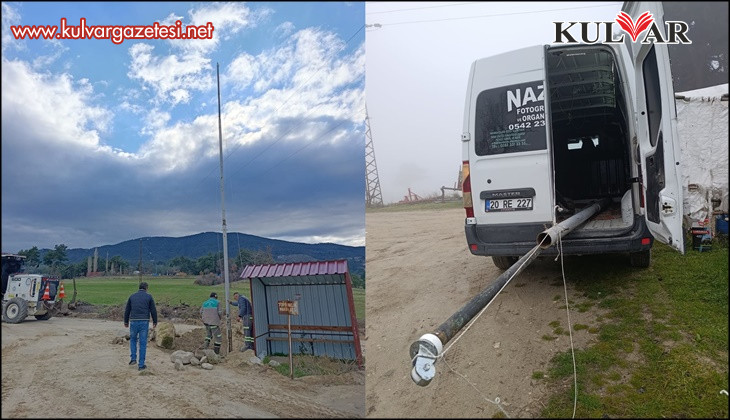 Bayrak direğinin ipini çaldılar