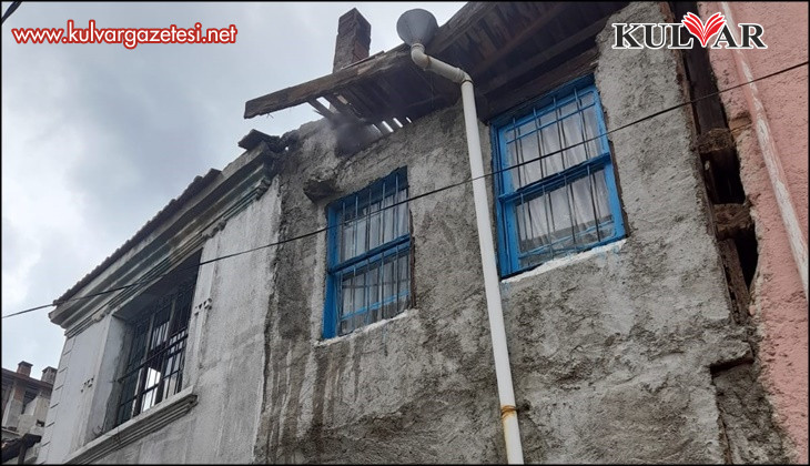 Binanın bacasında çıkan yangın mahalle sakinlerini korkuttu