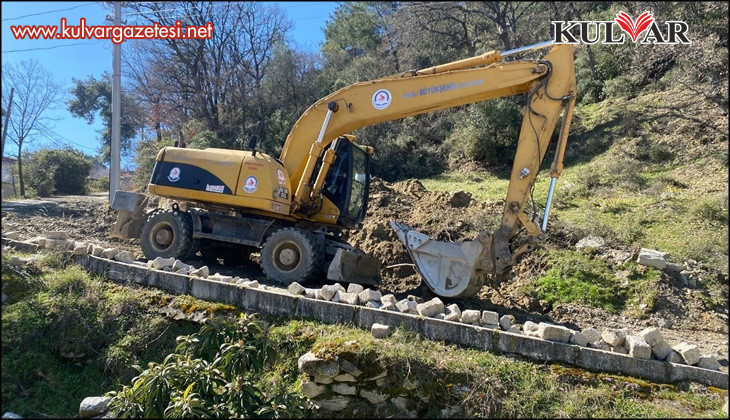 Buldan Göğüs Hastalıkları Hastanesi yolunun bakım ve onarımı yapılıyor