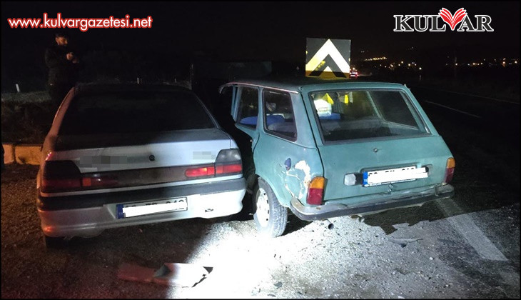 Buldan’da iki otomobil çarpıştı; 2 yaralı