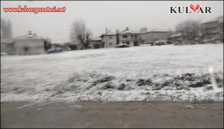 Buldan'ın yüksek kesimlerinde kar yağışı etkili oldu