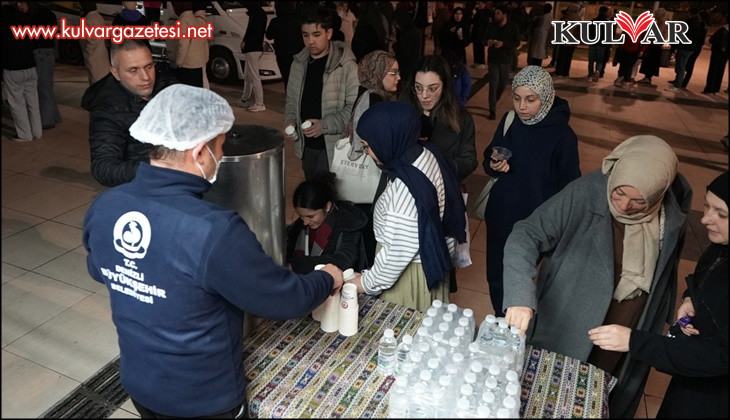 Büyükşehir’den cami çıkışlarında geleneksel ikram