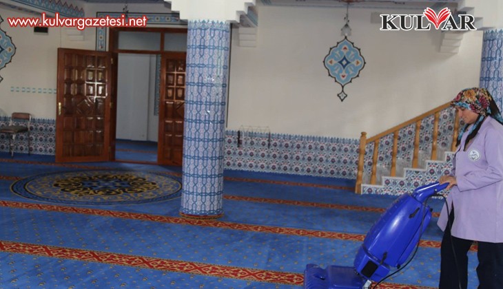  Çameli’nde camilerde Ramazan temizliği