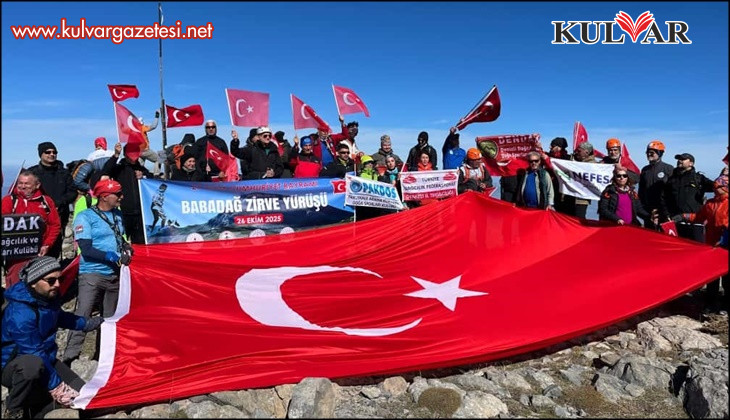 Cumhuriyet coşkusu Babadağ'ın zirvesine taşındı