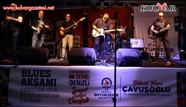 Cumhuriyet coşkusu Denizli’de müzik ve dansla taçlandı
