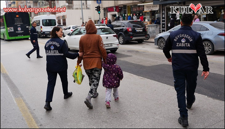 Denizli Büyükşehir Zabıta ekiplerinden dilenci operasyonu