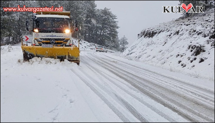 Denizli Büyükşehirden kar mesaisi