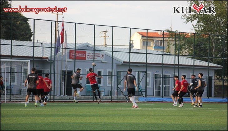 Denizli İdmanyurdu hazırlıklarını Alaşehir maçıyla sürdürdü