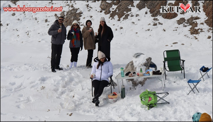 Denizli Nikfer Kayak Merkezi'nde yoğunluk erken başladı