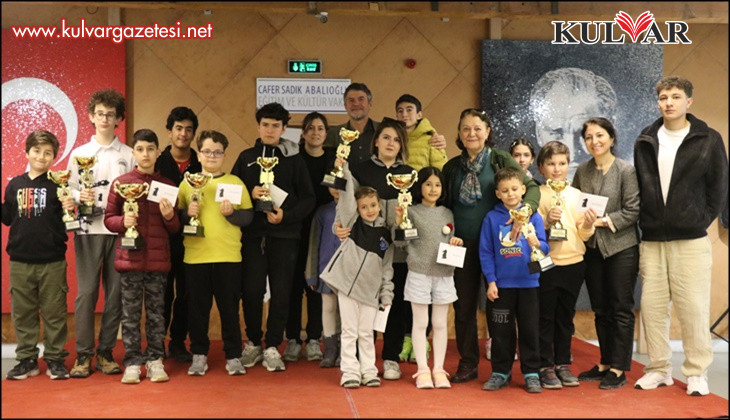 Denizli'de 4. Geleneksel Muharrem Çamlı Anı Satranç Turnuvası gerçekleştirildi