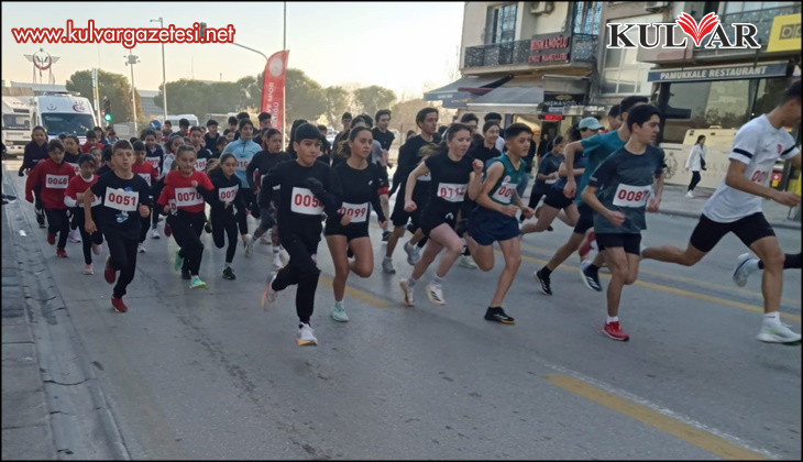 Denizli'de Atatürk Yol Koşusu çekişmeye sahne oldu