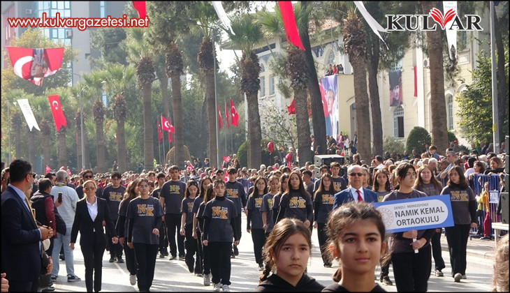 Denizli’de Cumhuriyetin 101. yılı coşkuyla kutlandı