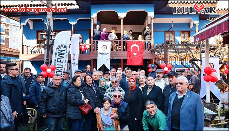 Denizli’de emekliye çay bedava oldu