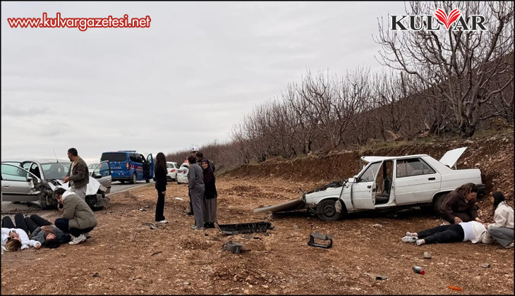 Denizli’de iki ayrı trafik kazasında 8 kişi yaralandı