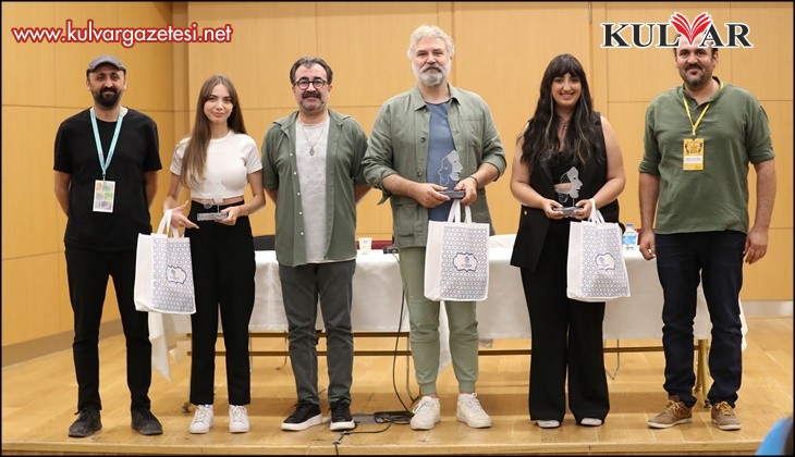 Denizli’de Tiyatro Festivali’nde ÇGHB oyuncuları tiyatroseverlerle buluştu