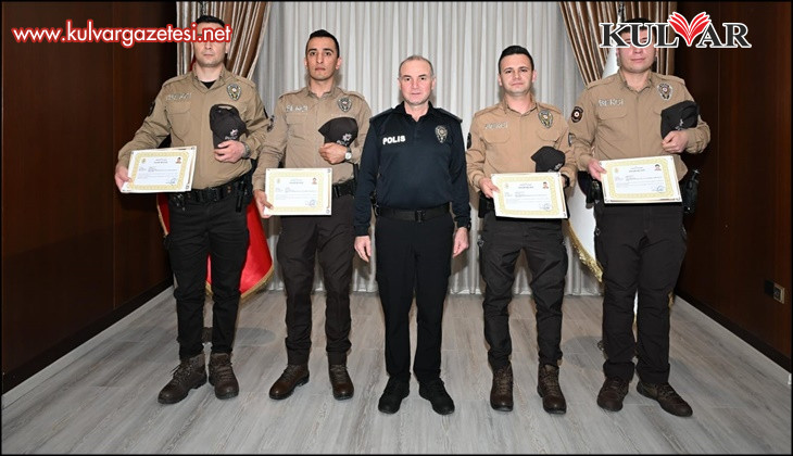 Denizli'de zehir taciri ve aranan şahsı yakalayan mahalle bekçileri ödüllendirildi