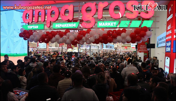 Denizli'de zincir marketin indirimli açılışı geceden sabaha kuyruk oluşturdu