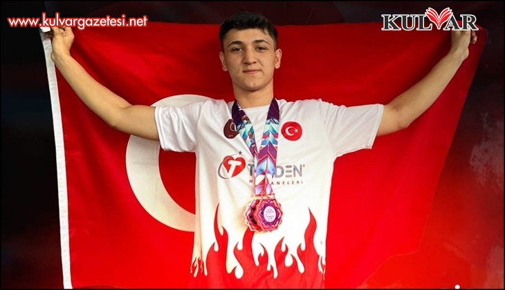 Denizlili Arda kick boksta Dünya Kupası 3.’sü oldu